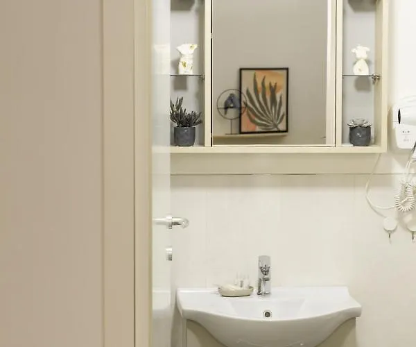 Bed & Breakfast In Bloom 3*